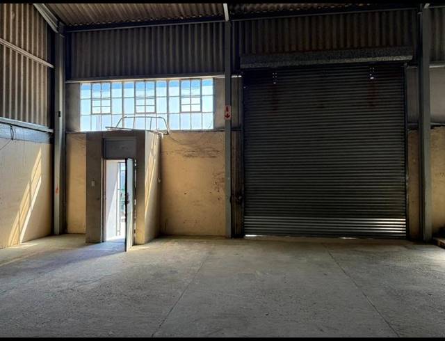 INDUSTRIAL PROPERTY TO RENT IN NORTH END